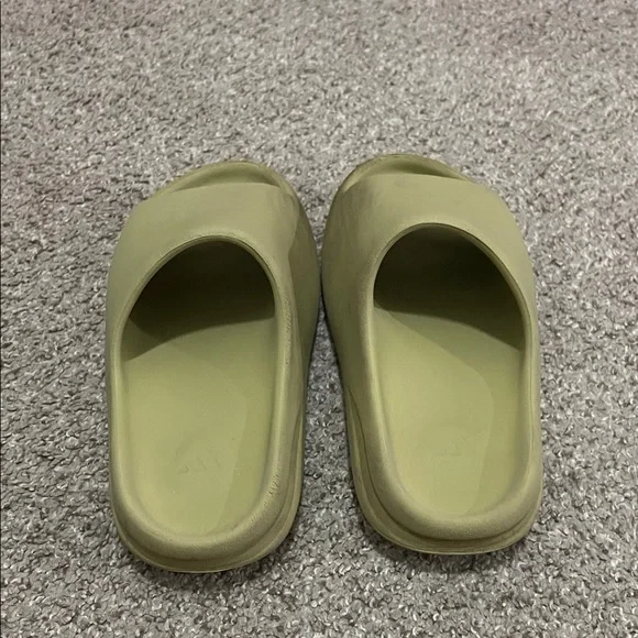 yeezy resin slide - Picture 3 of 4